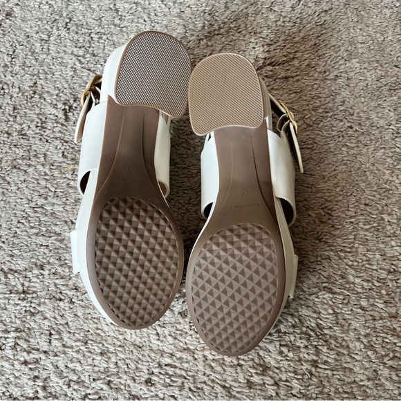 AEROSOLES Women's Platform Camera Sandal in Eggshell Leather Size 7 - Picture 6 of 11